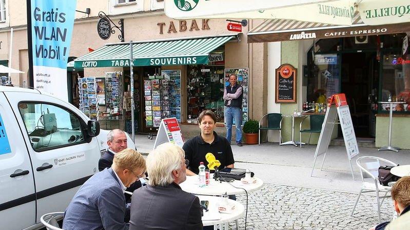 Salzburg surft am Kajetanerplatz