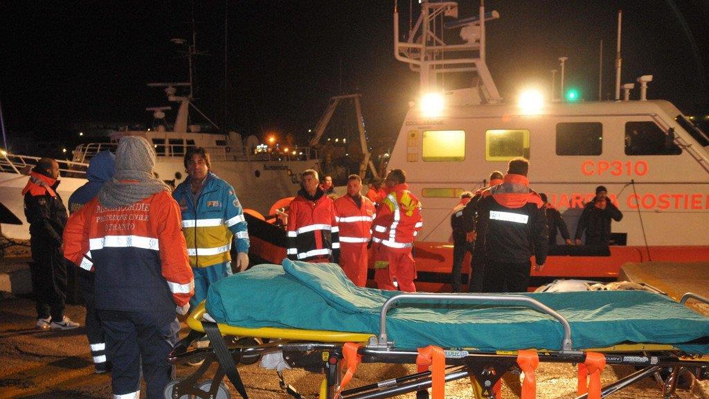 Griechische Fähre in Brand: Bilder der Bergungsaktion