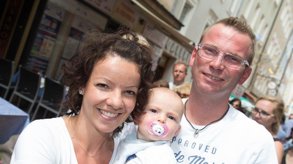 Linzergassenfest 2015 bei Sonnenschein eröffnet