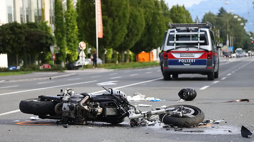 Biker_vs_Taxi_Alpenstraße