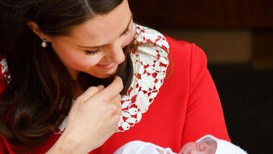 Prinz William und Herzogin Kate treten vor die Kameras