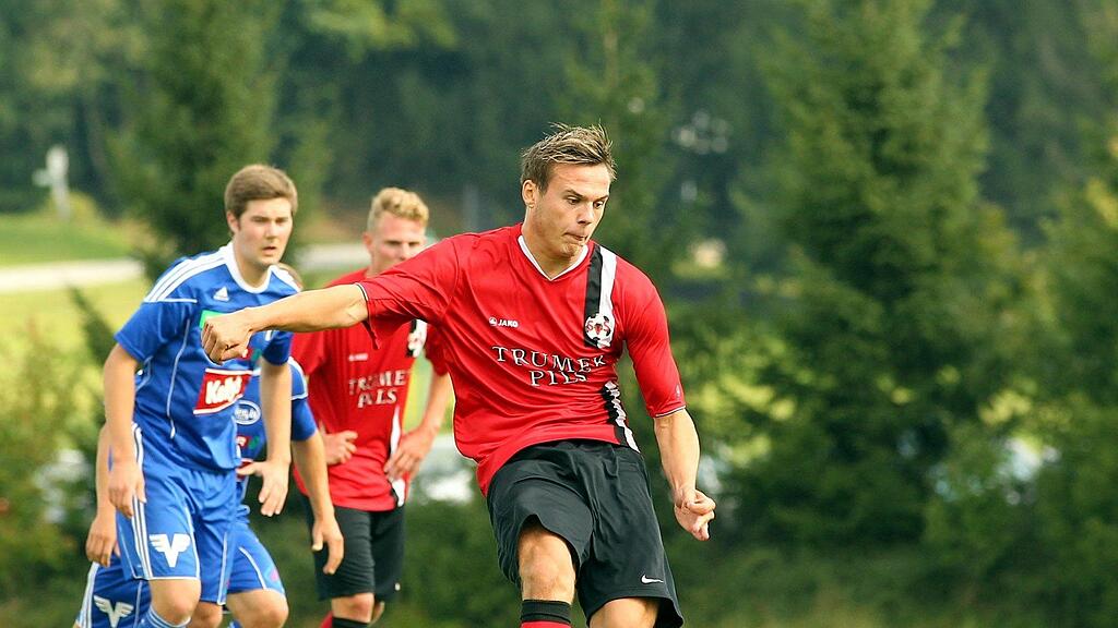 Die S24.at-Sportredaktion wird am Samstag Chrisopher Mayr und dem SV Seekirchen auf die Beine schauen.