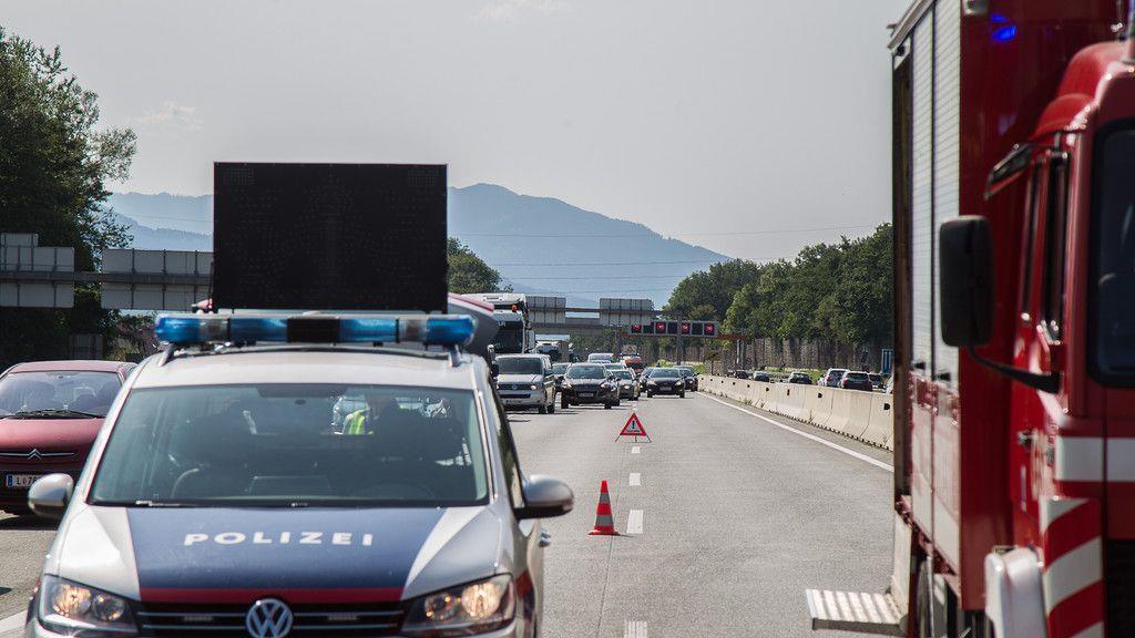 Unfall mit drei Fahrzeugen bei Salzburg-Nord