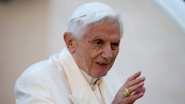 Ratzinger schreibt von absurden Gerüchten