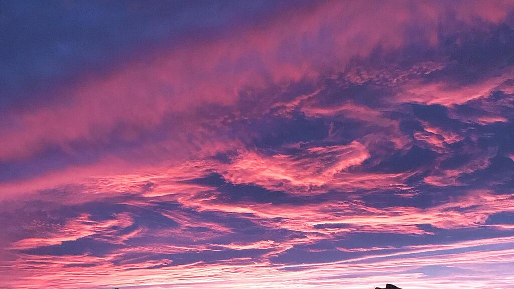 Wundersch\u00f6ner Sonnenaufgang \u00fcber Salzburg III