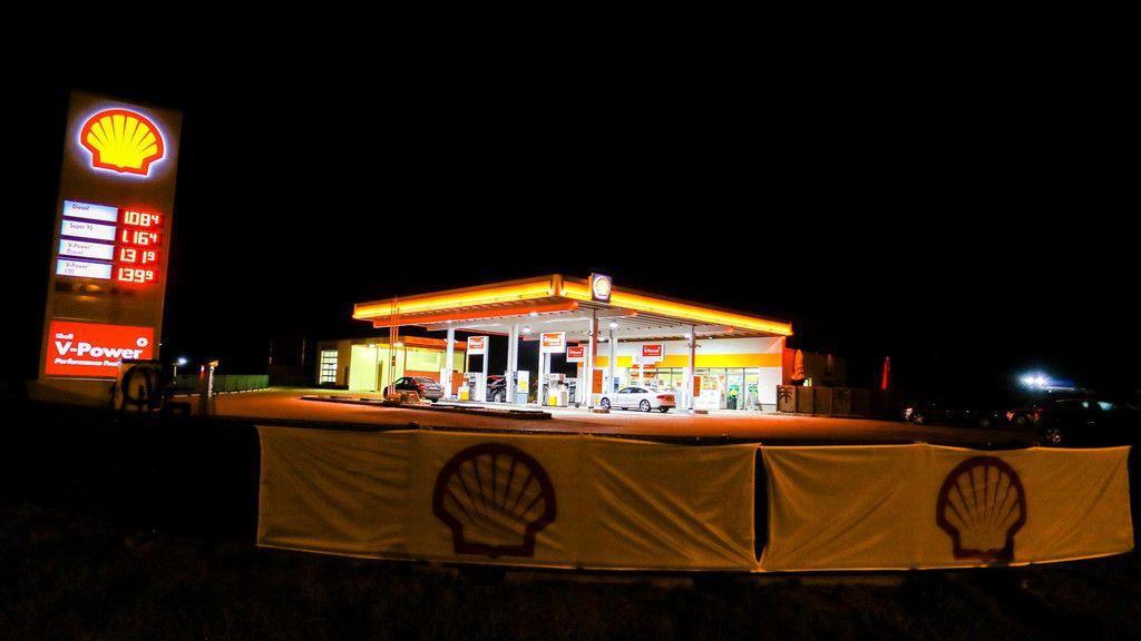 Unbekannter überfällt Tankstelle in Lochen