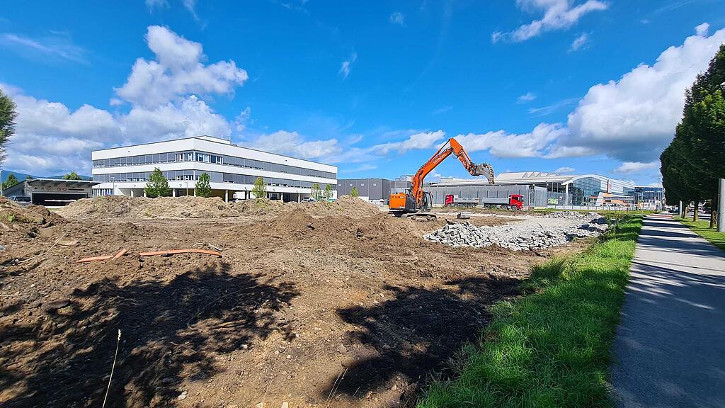 Baustelle für Oldtimer-Depot von Red Bull in Salzburg-Maxglan