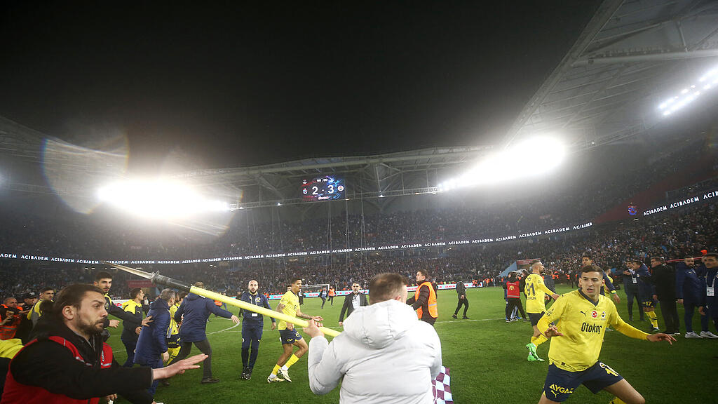 Trabzonspor vs. Fenerbahce