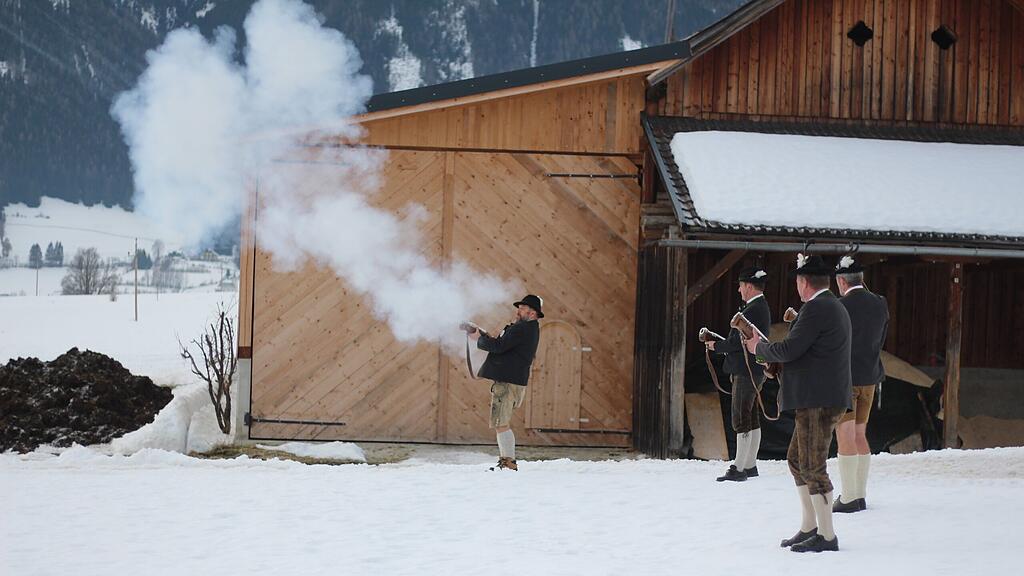 Silvesterschie\u00dfen 2023 der Prangersch\u00fctzen Mauterndorf