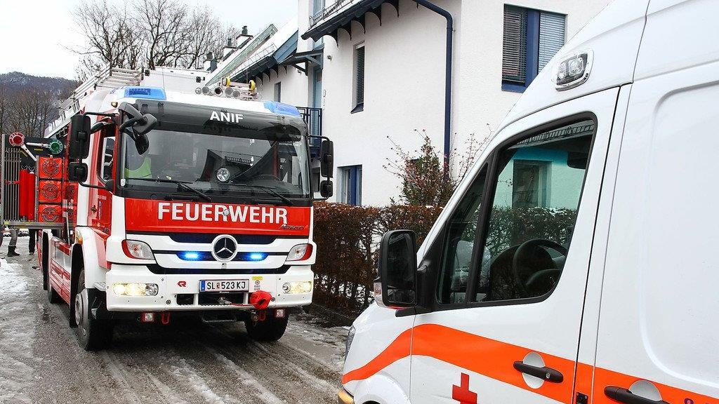 Wohnungstür in Anif in Flammen