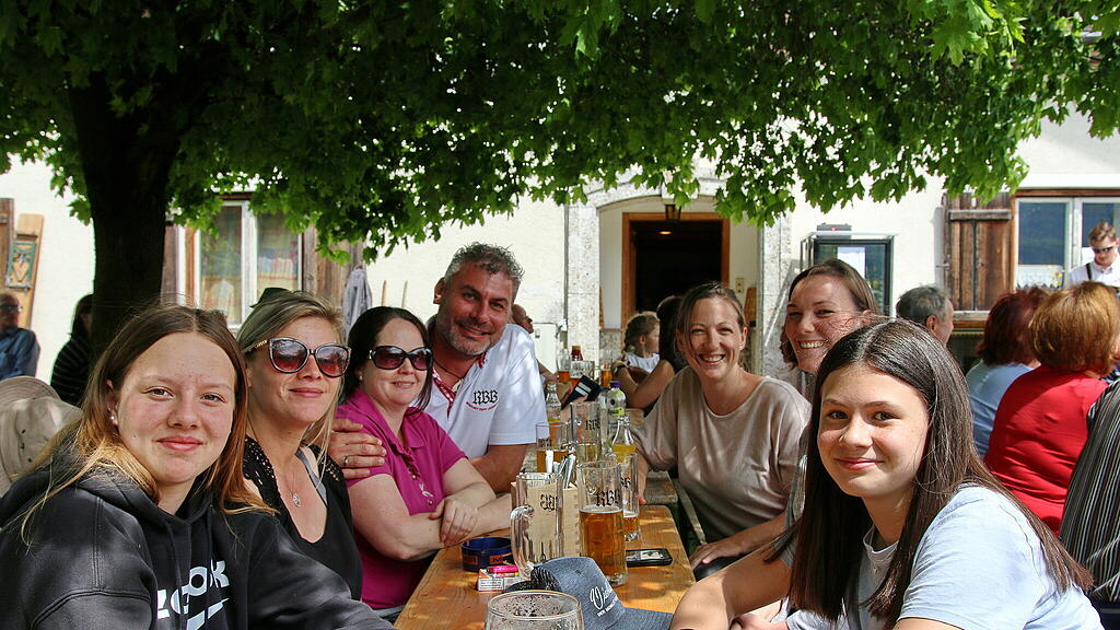 Bierfichte Aufstellen in Bad Vigaun