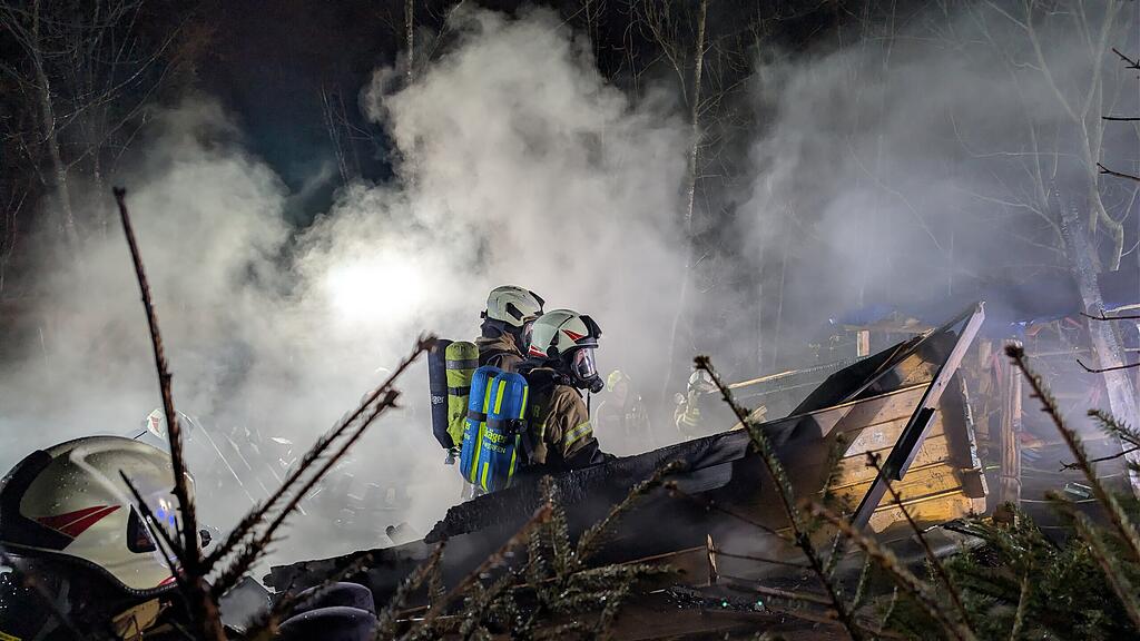 Geräteschuppen in Pfarrwerfen in Brand