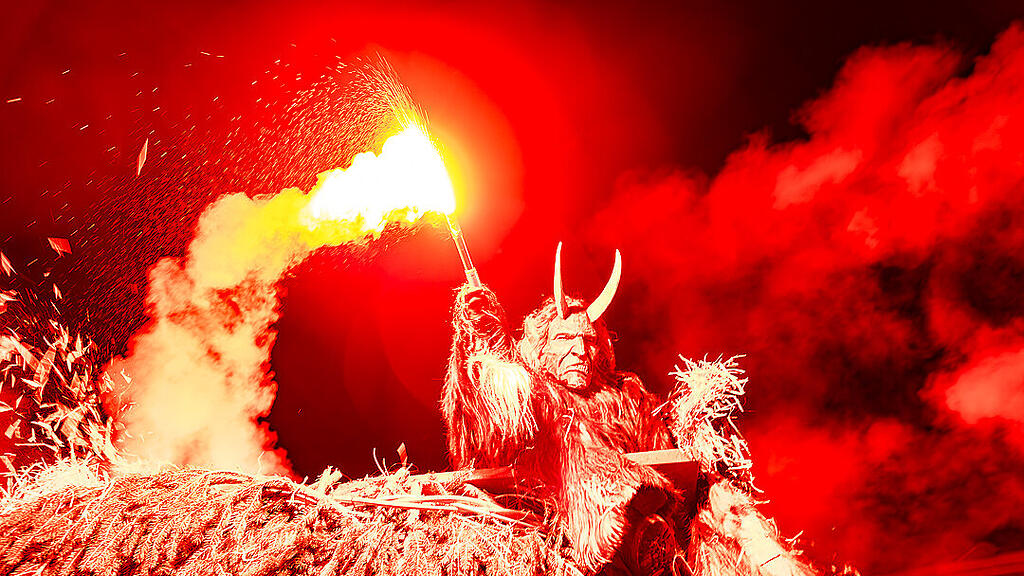 Krampuslauf im Ortszentrum, Großgmain