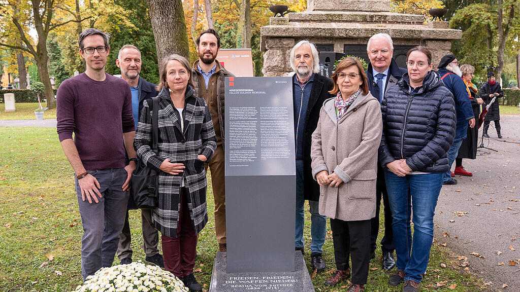 Infopult Kriegerdenkmal Kommunalfriedhof