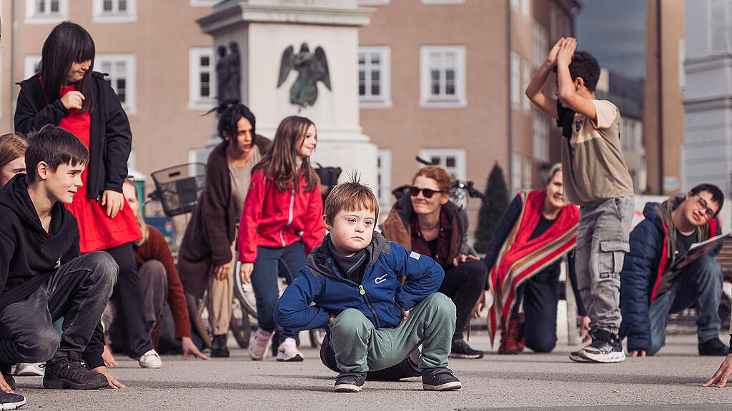 Flashmob-Tanzen am Welt-Down-Syndrom-Tag