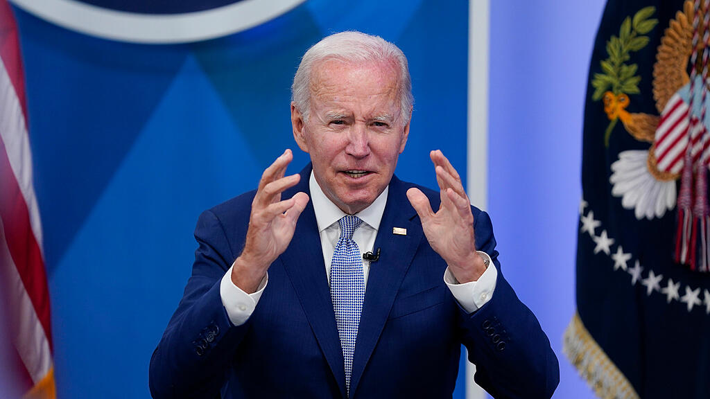 James Webb-Teleskop: Biden bei Pr\u00e4sentation