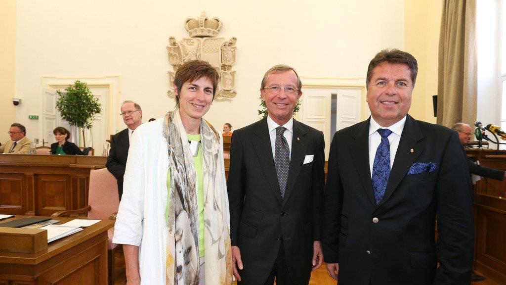 Neue Landesregierung angelobt, III