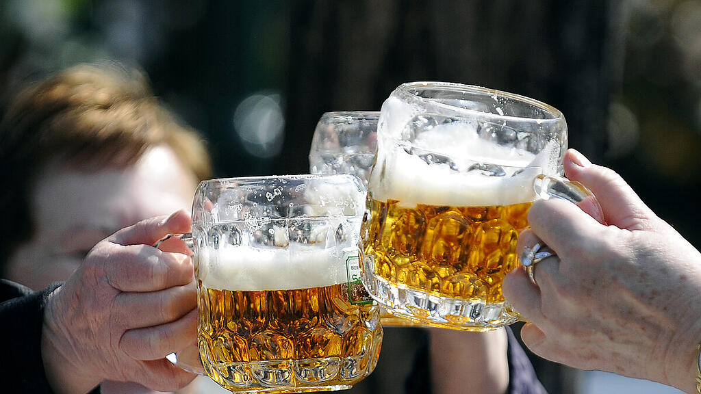 Immer mehr Frauen greifen gerne zum Bier