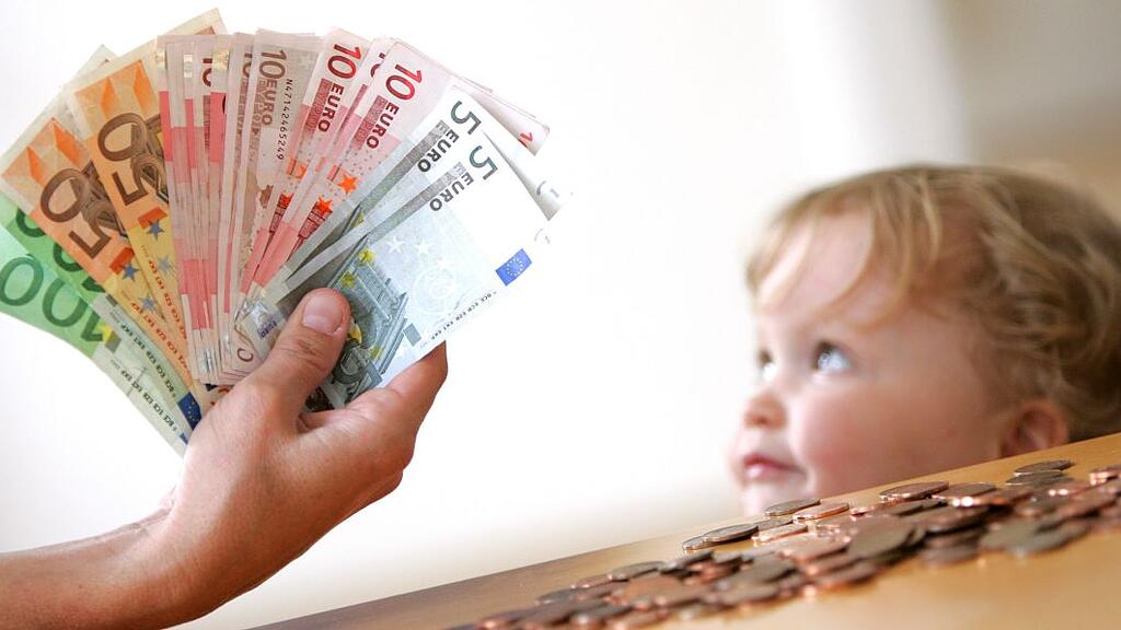 Frau wartete 6 Jahre auf das KIndergeld
