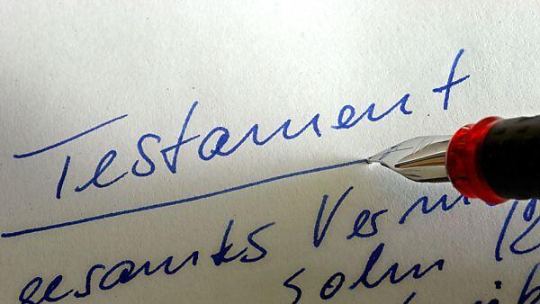 Je älter, desto eher gibt es ein Testament
