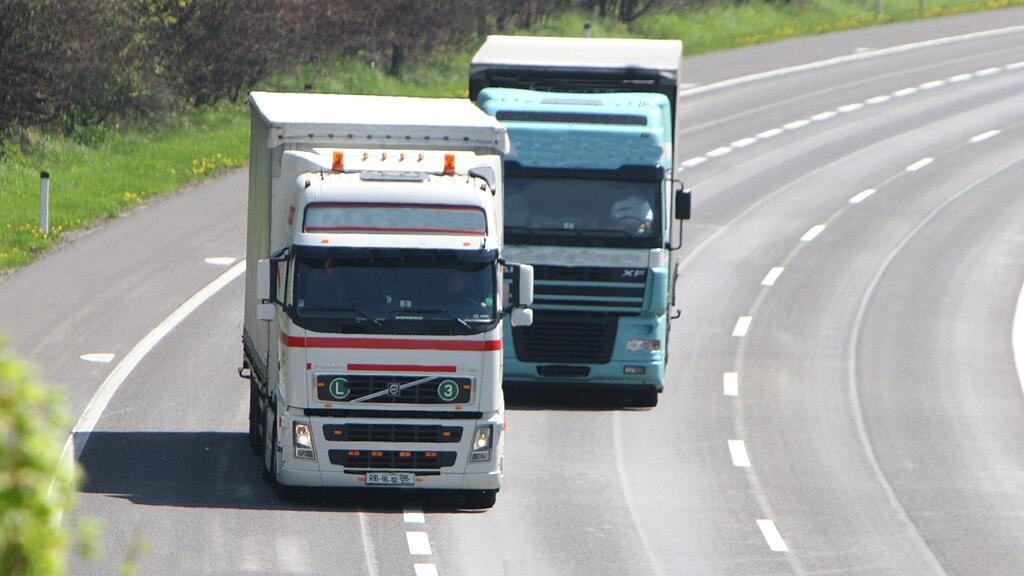Zwei Lks kollidierten am Dienstag auf der Tauernautobahn.