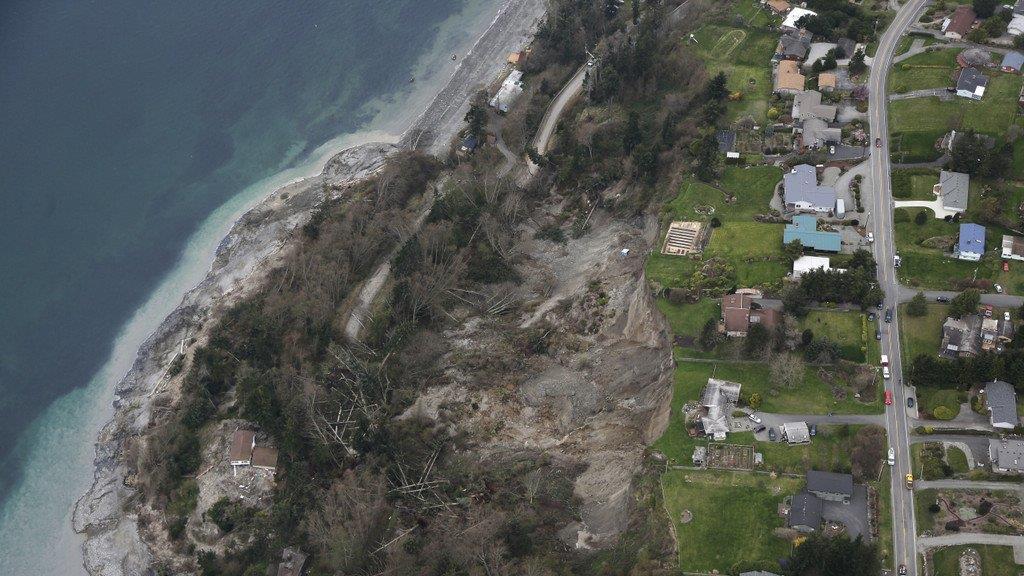 Massiver Erdrutsch auf Insel Whidbey im US-Bundesstaat Washington