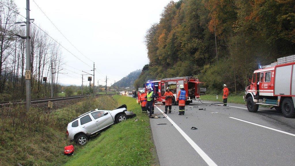 Bischofhofen: Pkw knallt gegen Lkw