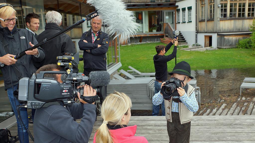 Pressekonferenz und Fotoshooting