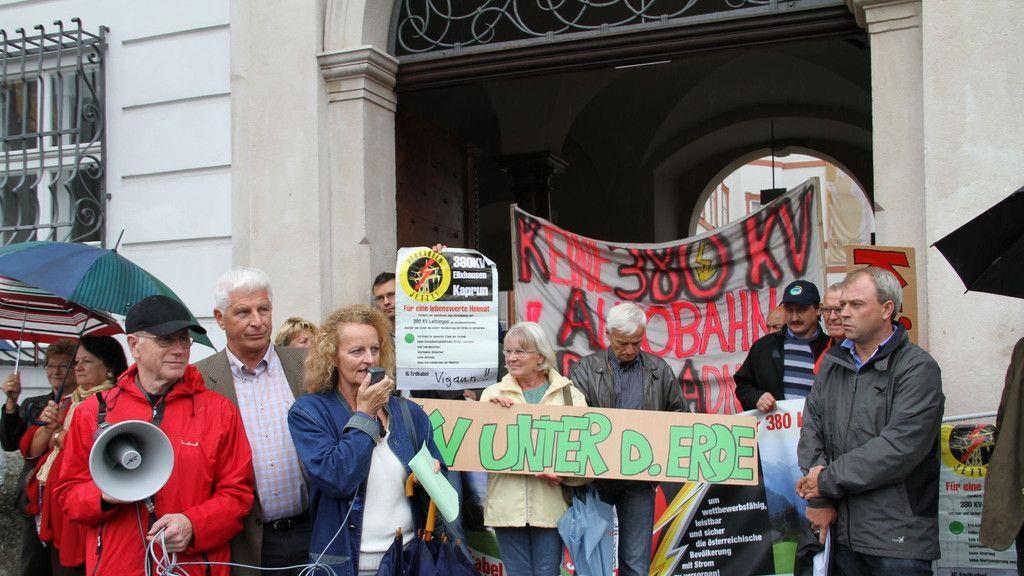 Demonstration 380 kv Mozartplatz