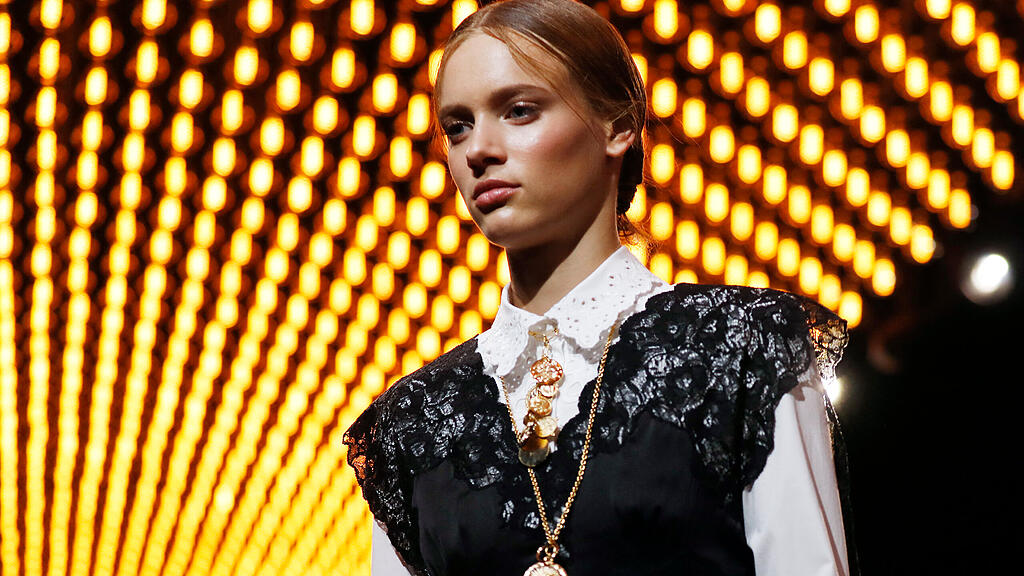 Die schr\u00e4ge Mode des Paco Rabanne