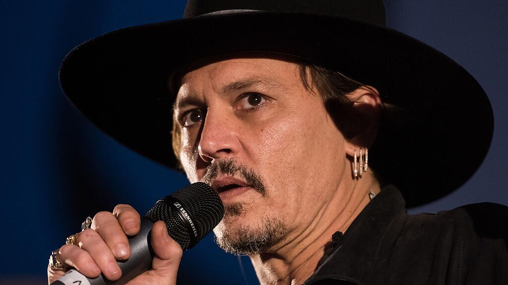 Depp sorgte bei einem Auftritt in Großbritannien für Aufsehen.