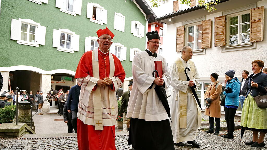 Bad Hofgastein feiert Erntedankfest und Altarweihe