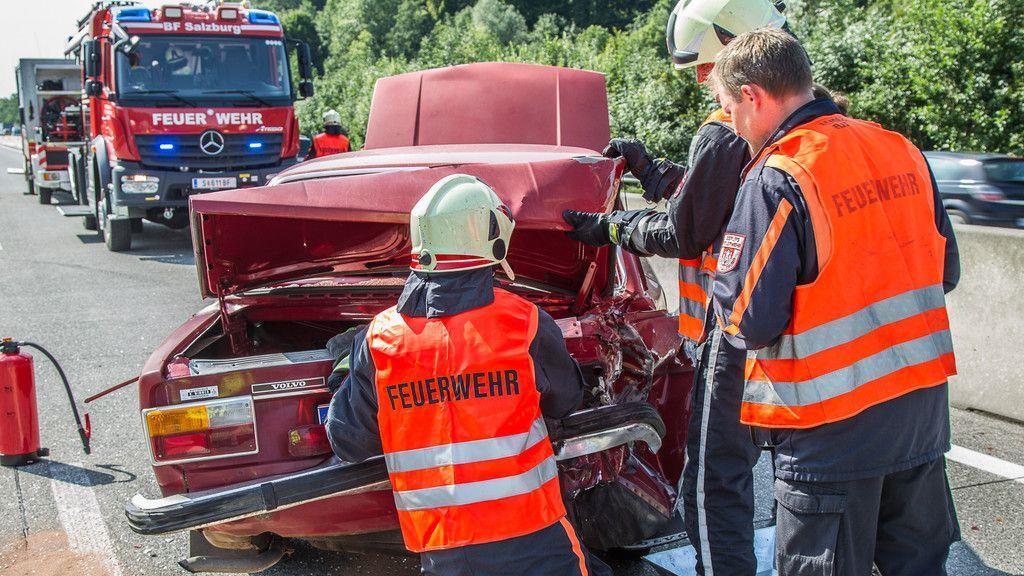 Unfall mit drei Fahrzeugen bei Salzburg-Nord