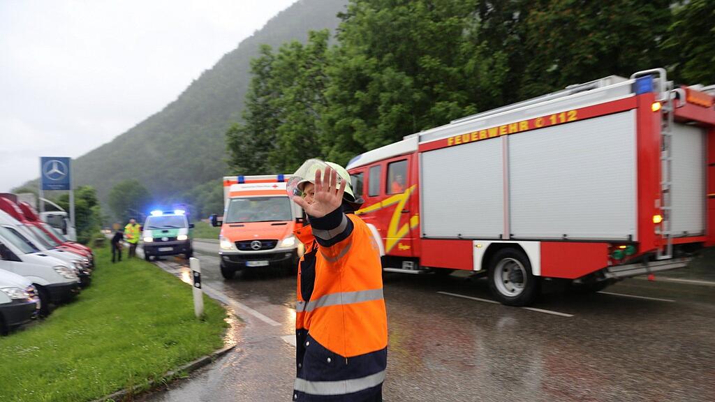 Nahe der deutsch-österreichischen Grenze kam es zu einem Unfall mit einer Harley Davidson.