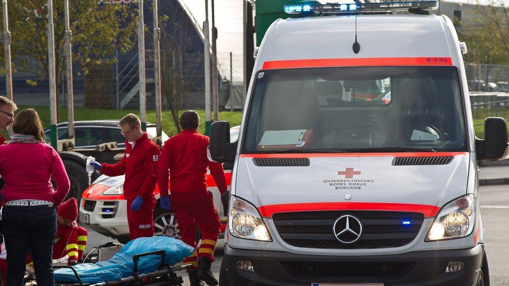 Pkw-Crash vor Red-Bull-Arena
