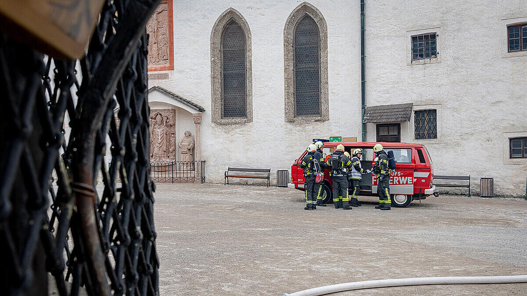 Feuerwehr-Übung auf der Festung, II