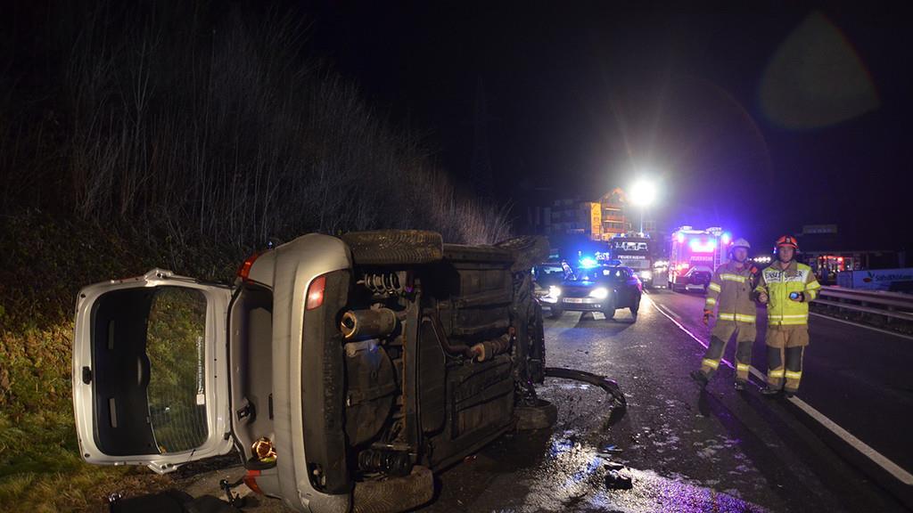 St. Veit: Unfall auf B311 fordert Verletzten