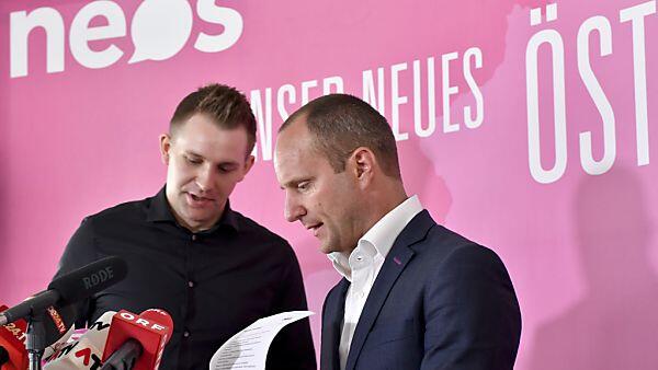 NEOS-Chef Matthias Strolz mit seinem neuen Berater