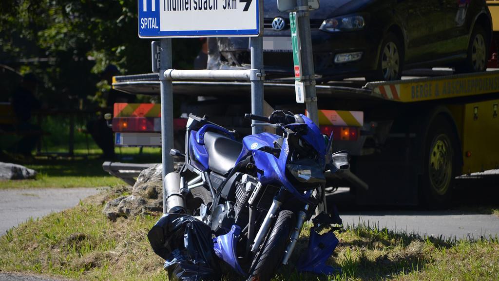 Zwei Verletzte bei Unfall in Bruck