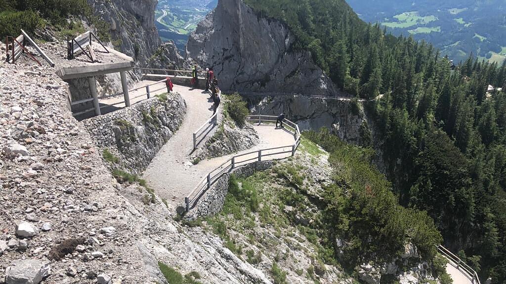 Steinschlag vor Eisriesenwelt in Werfen