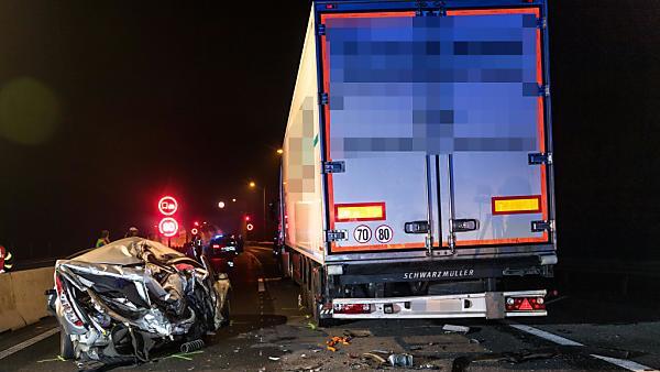 Tödlicher Auffahrunfall auf der Autobahn