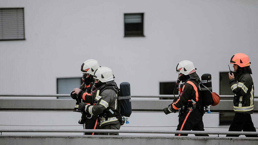 SB, Feuerwehr, Einsatz, Feuerwehrmann, Feuerwehrmänner
