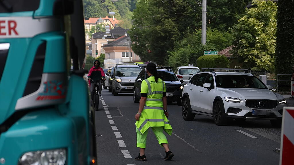 Asphaltierungsarbeiten Hofhaymer Allee und Nonntaler Hauptstraße