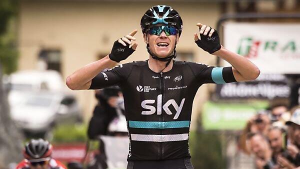 Froome bei der Zieleinfahrt