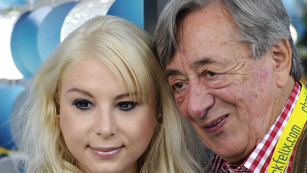 Richard Lugner und sein "Katzi" Anastasia Sokol haben sich nun endgültig getrennt.