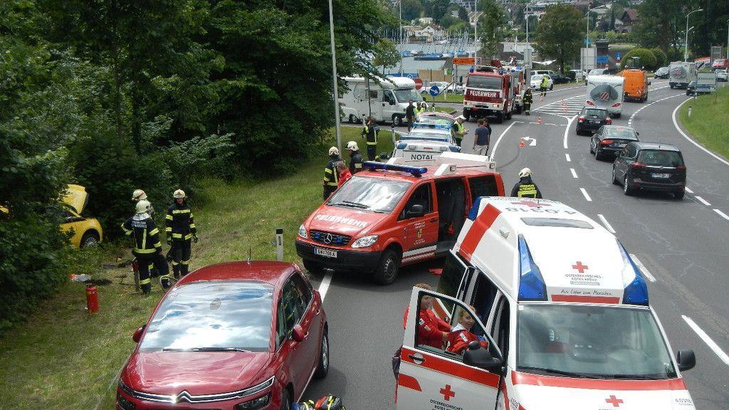 PKw-Überschlag auf der B145
