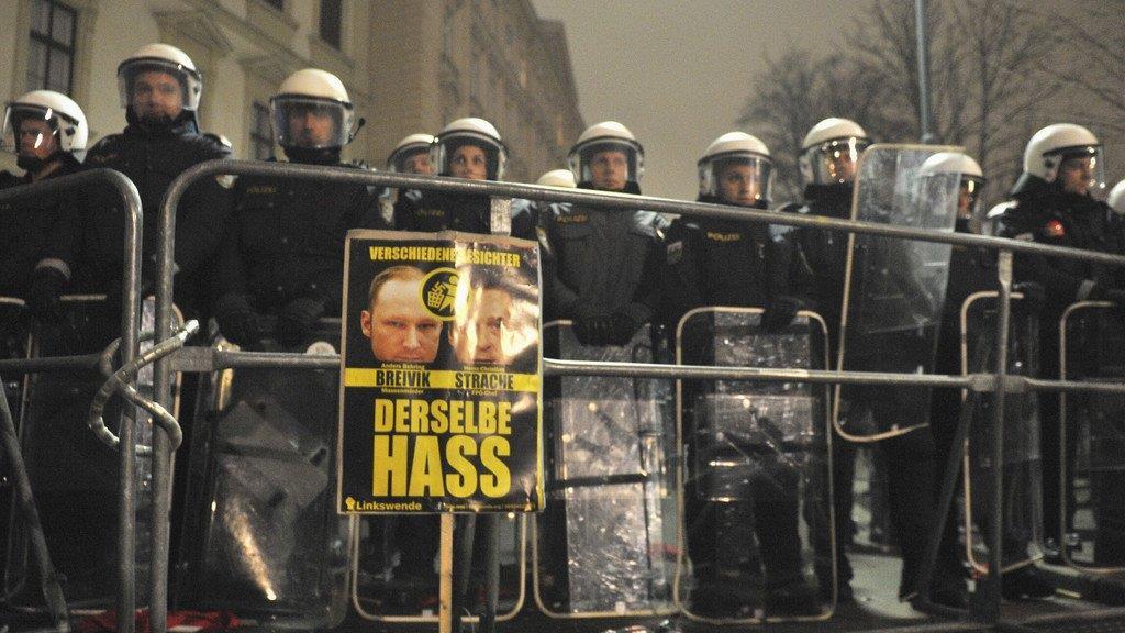 Ausschreitungen bei Demos gegen Akademikerball 2014