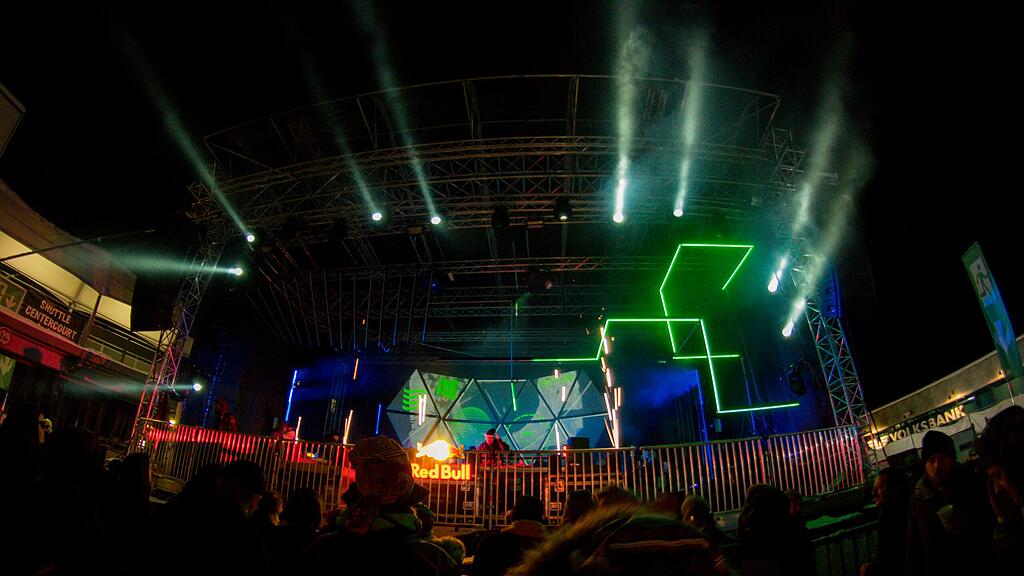 Rave on Snow