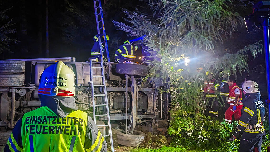 VU Handenberg, umgekippter Sattelschlepper