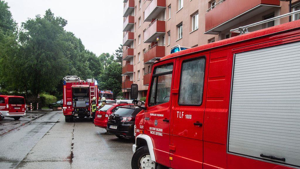 Flammen zerstören Wohnung in Salzburg-Lehen